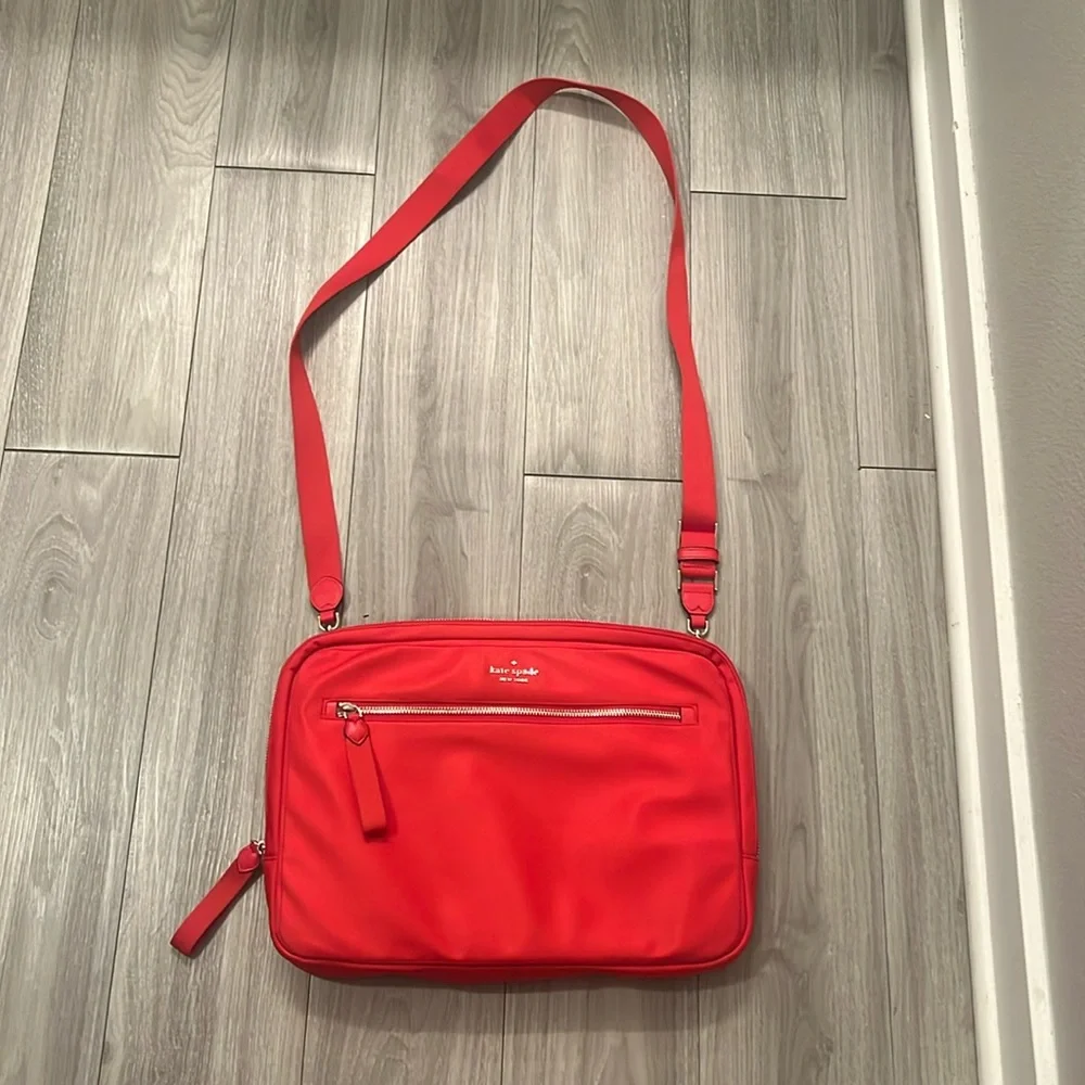 ♠️ kate spade ♠️ - Chelsea Nylon Laptop Sleeve w/ Strap - Picture 2 of 5